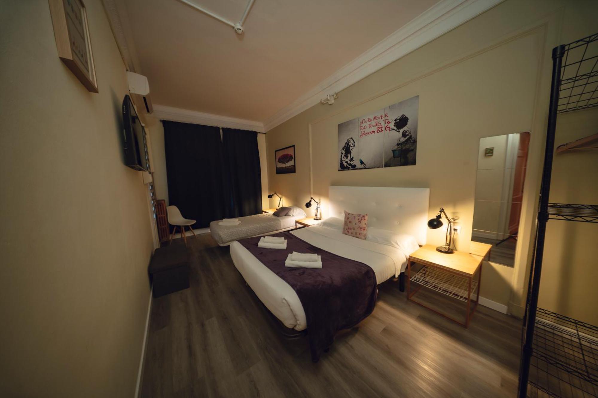 Wow Hostel Barcelona Exterior foto