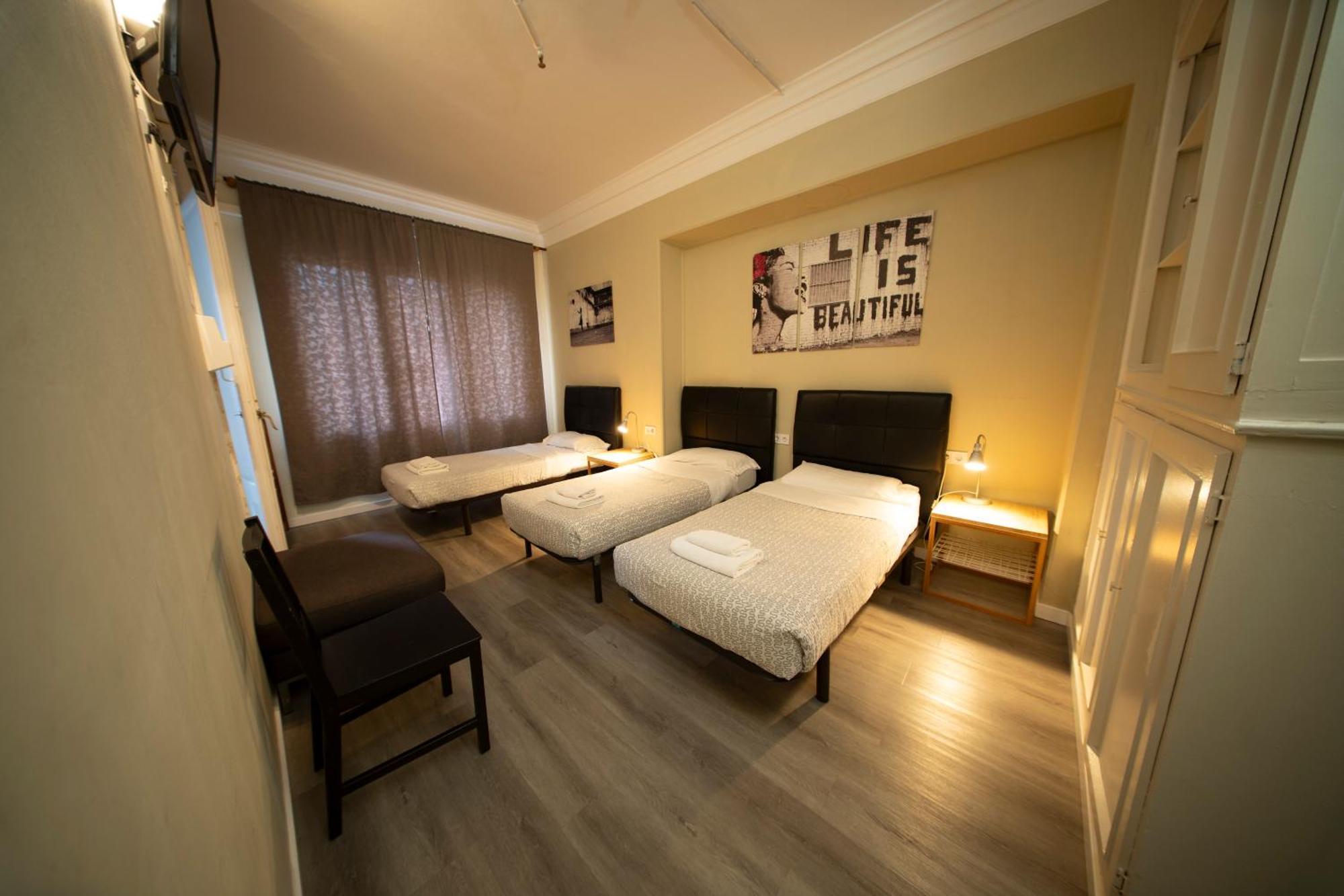 Wow Hostel Barcelona Exterior foto