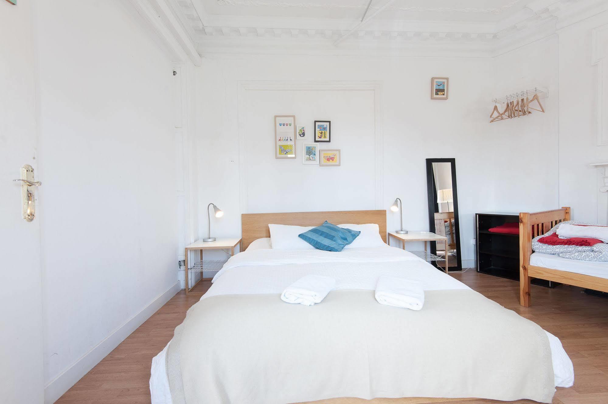 Wow Hostel Barcelona Exterior foto