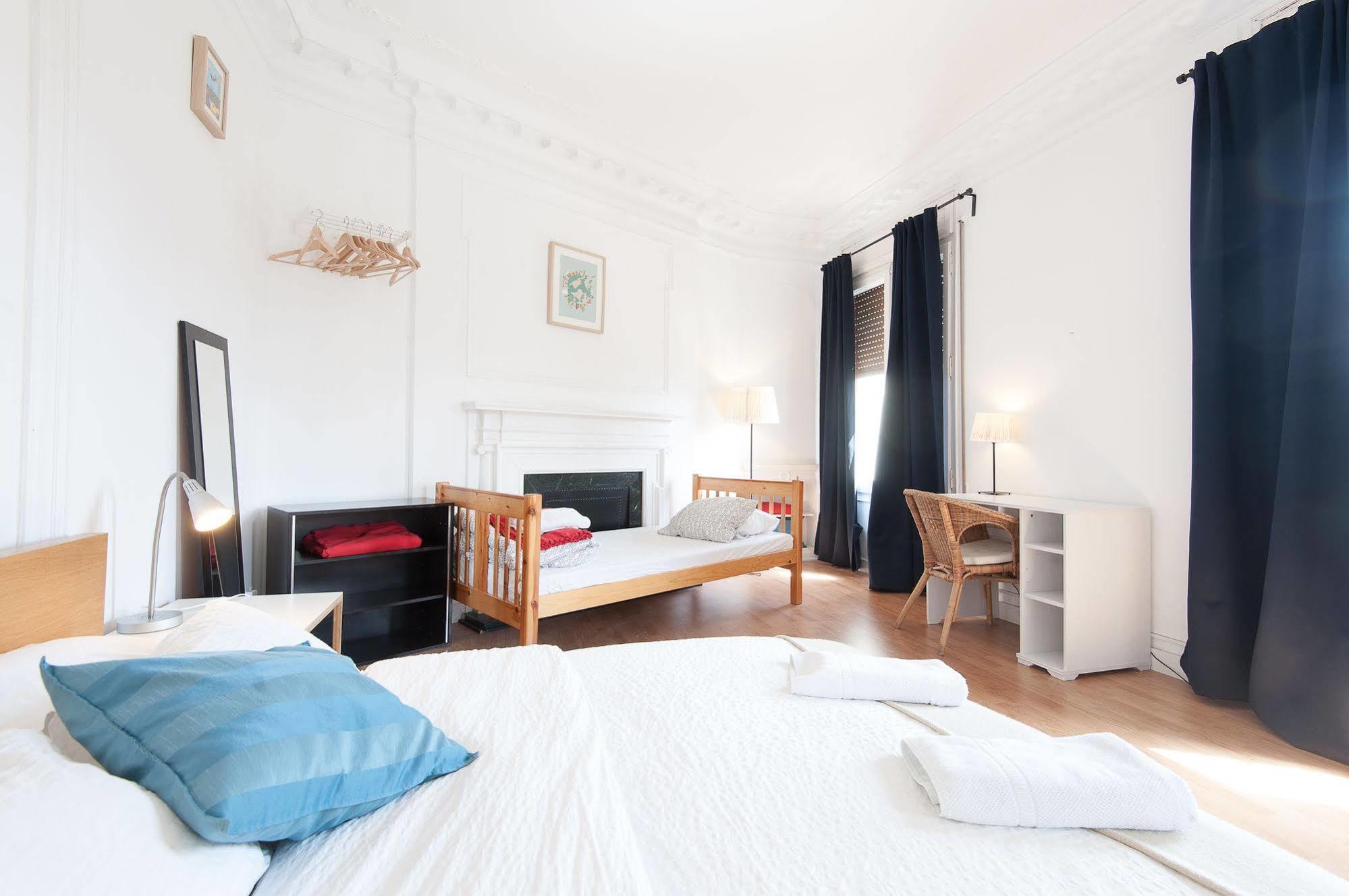 Wow Hostel Barcelona Exterior foto